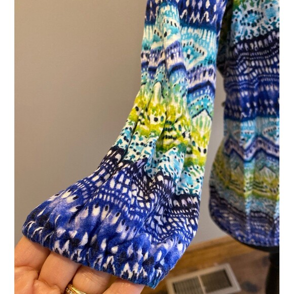 Jones New York Blouse Size XL Top Elastic Rounded Neckline Blues Green Design - Picture 4 of 9